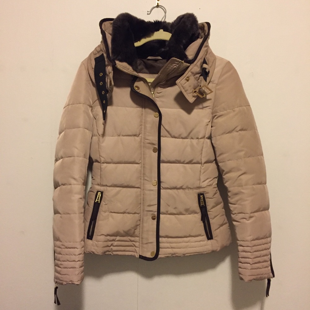🧥 Zara puffer down jacket with faux fur collar